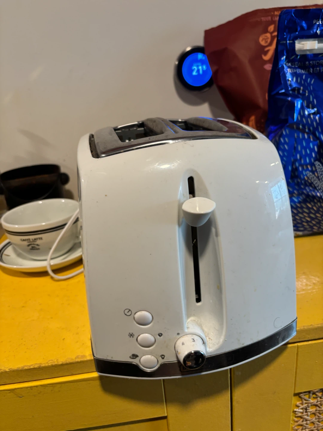 White 2-Slice Toaster - photo 2