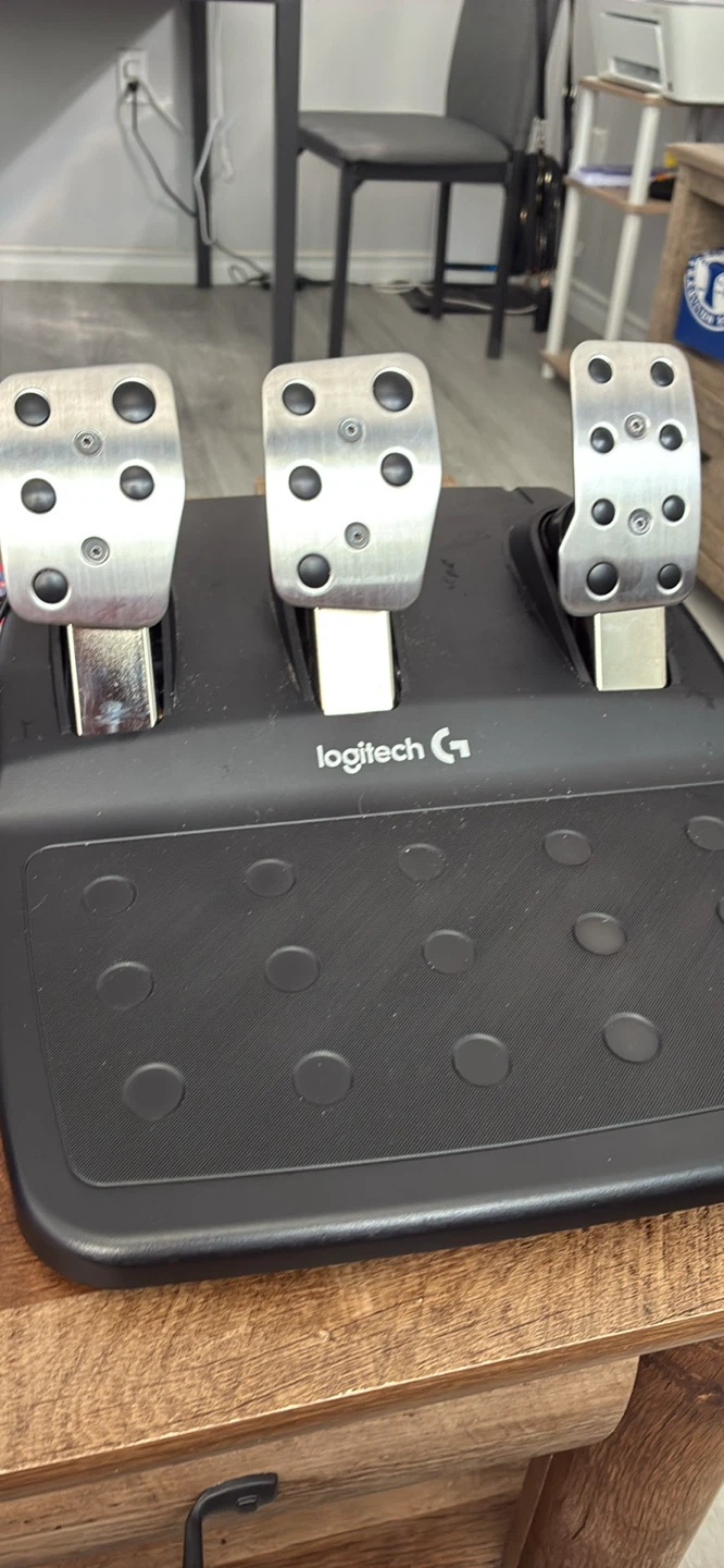 Logitech G920 Wheel and Pedals - photo 3