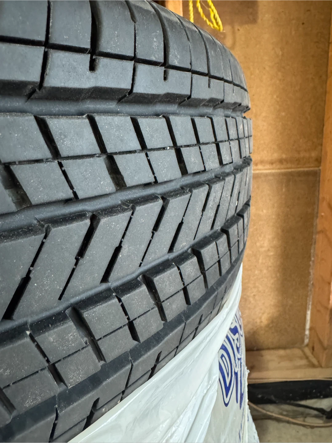 Toyota Alloy Wheel with BlueEarth Tire P235/65R17 - photo 5