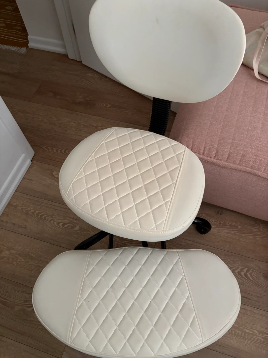 White Ergonomic Kneeling Chair
