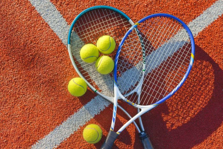 Tennis Partner/ Tennis racquet.