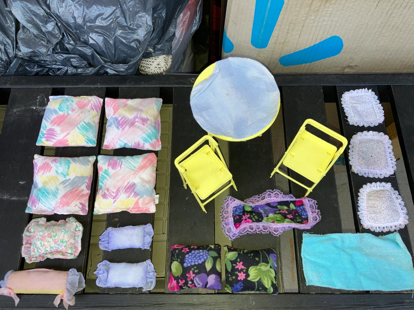 Dollhouse Miniature Furniture & Accessories Lot - photo 2