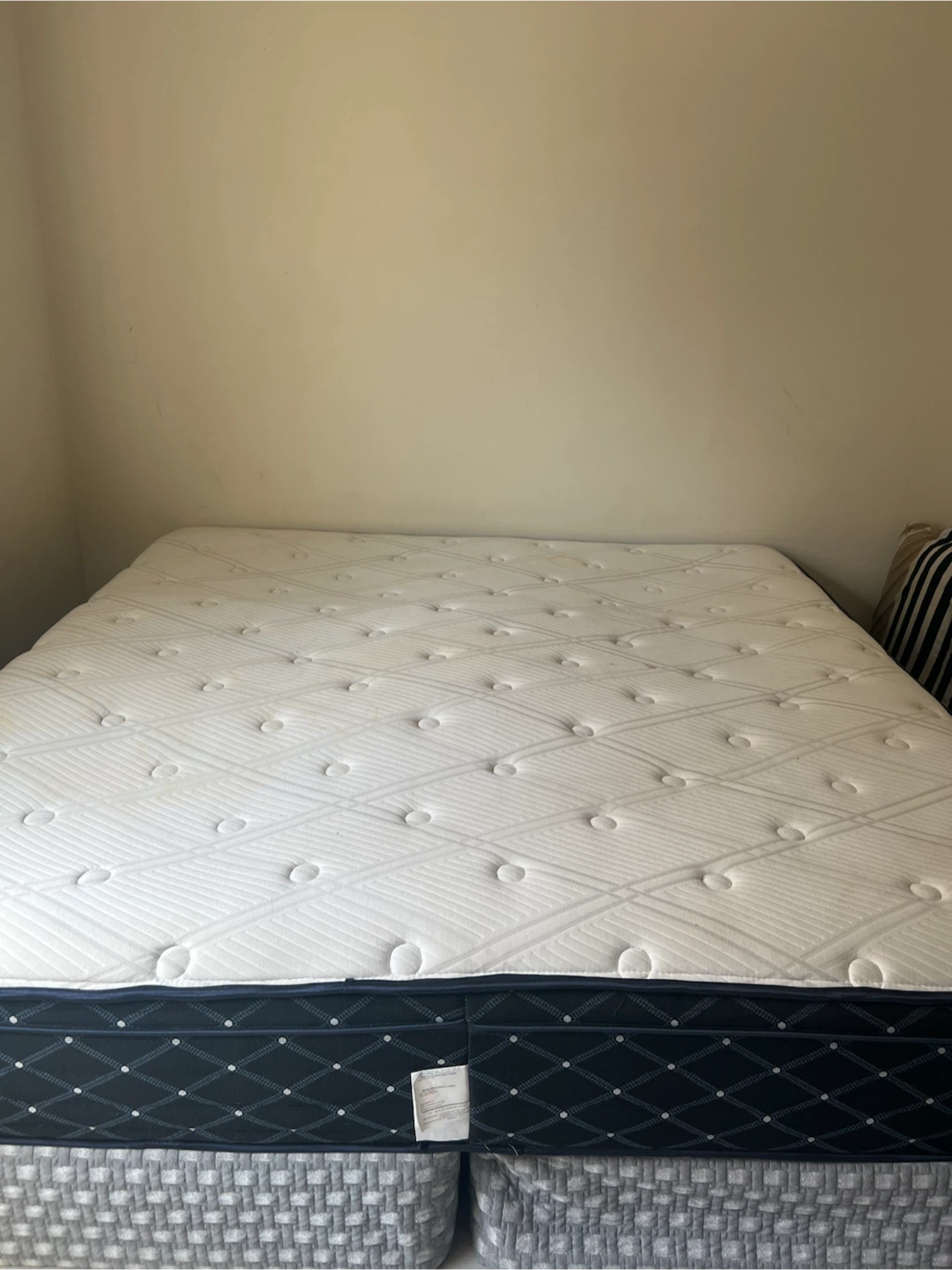 King mattress with box spring/free delivery - photo 2