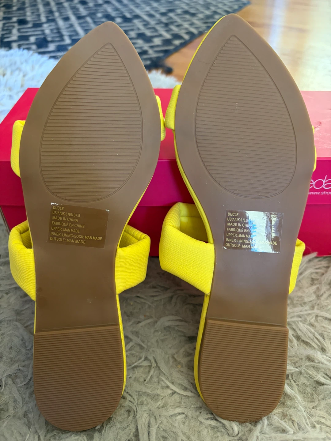 ShoeDazzle Yellow Ducle Flat Sandals Size 7 - photo 4
