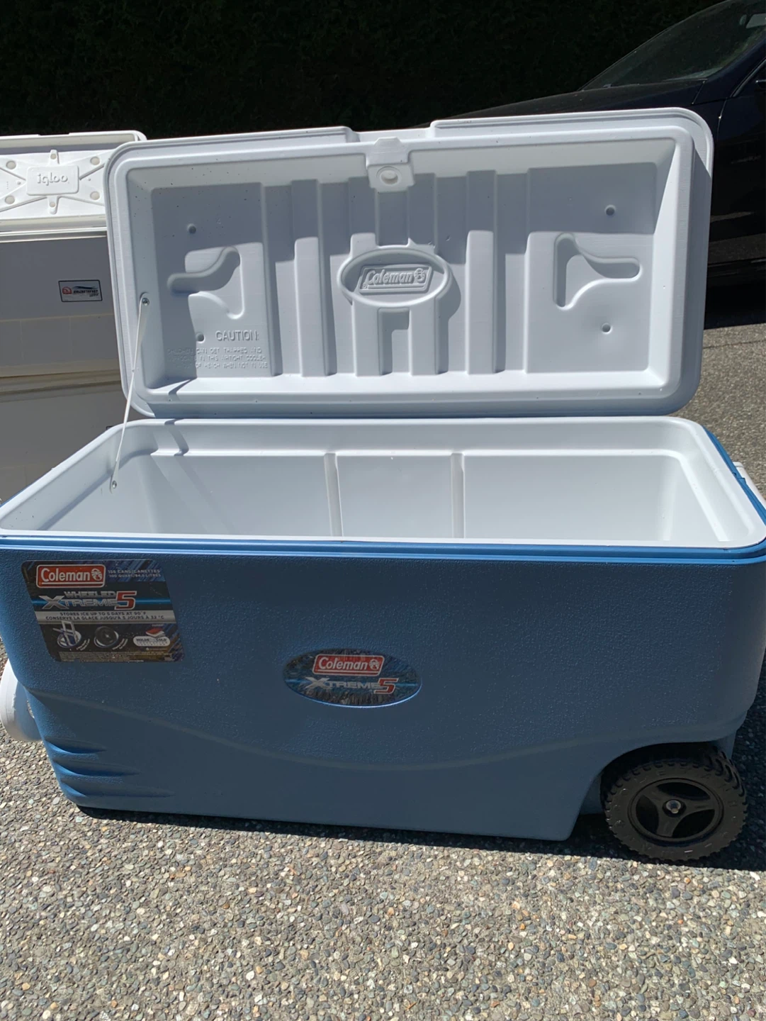 Coleman Xtreme 5 Wheeled Cooler 100 Quart - photo 2