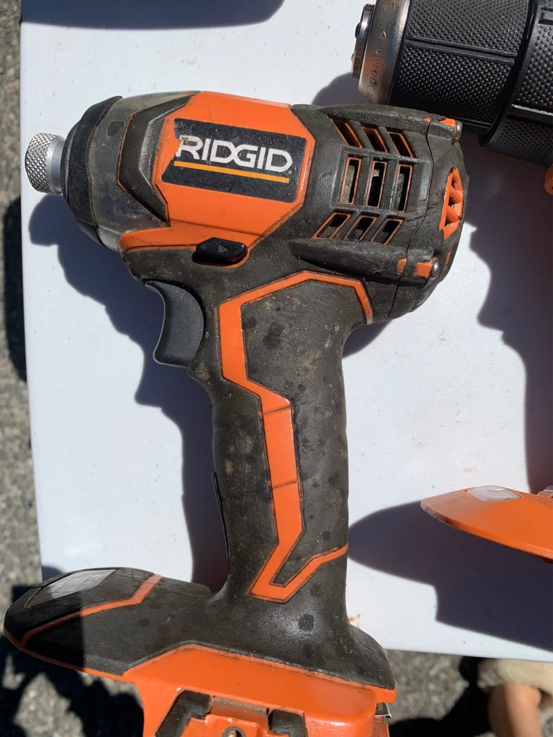 RIDGID SET 18V Cordless Drill and Impact Driver Combo Kit - photo 2