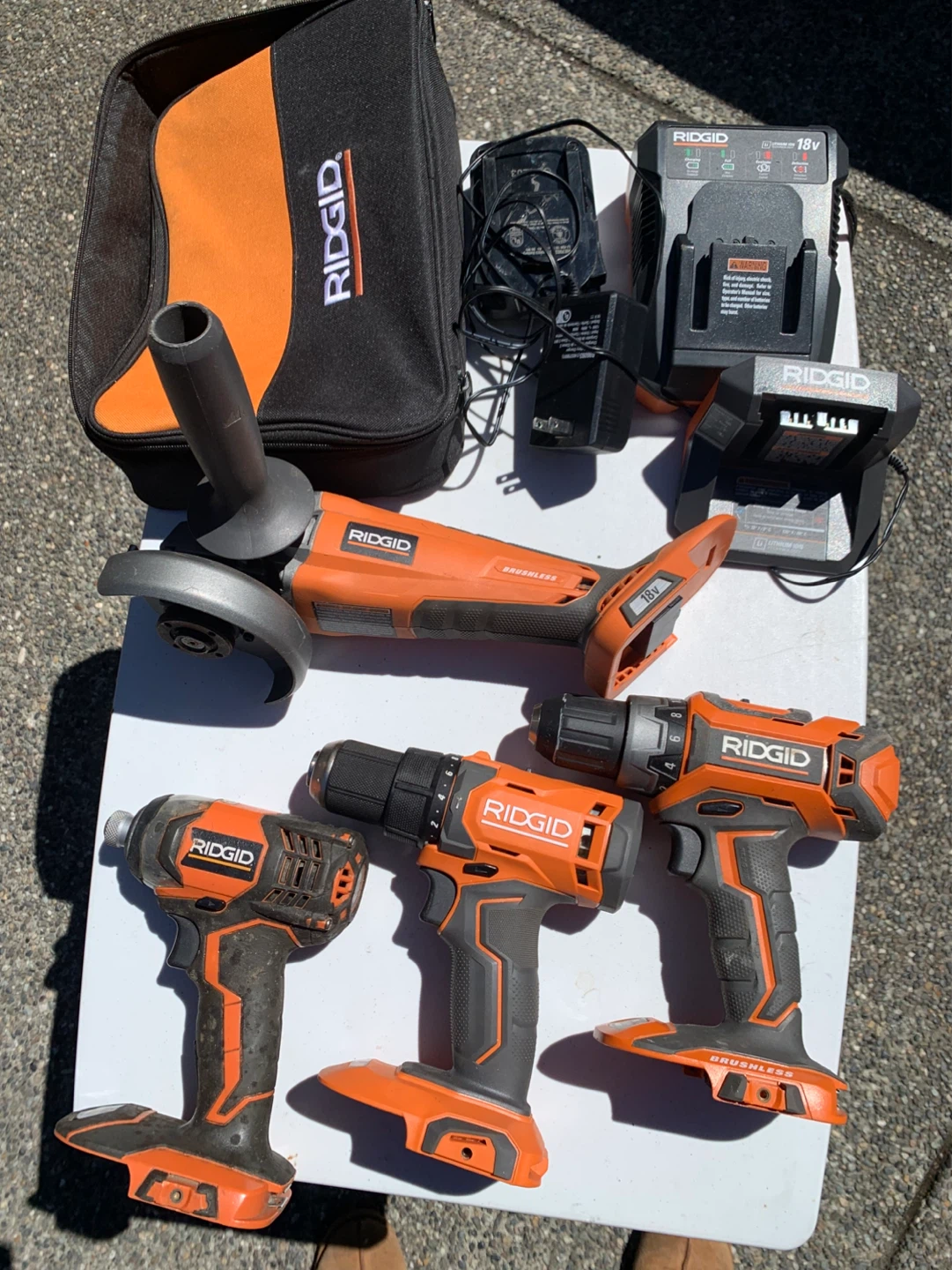 RIDGID SET 18V Cordless Drill and Impact Driver Combo Kit