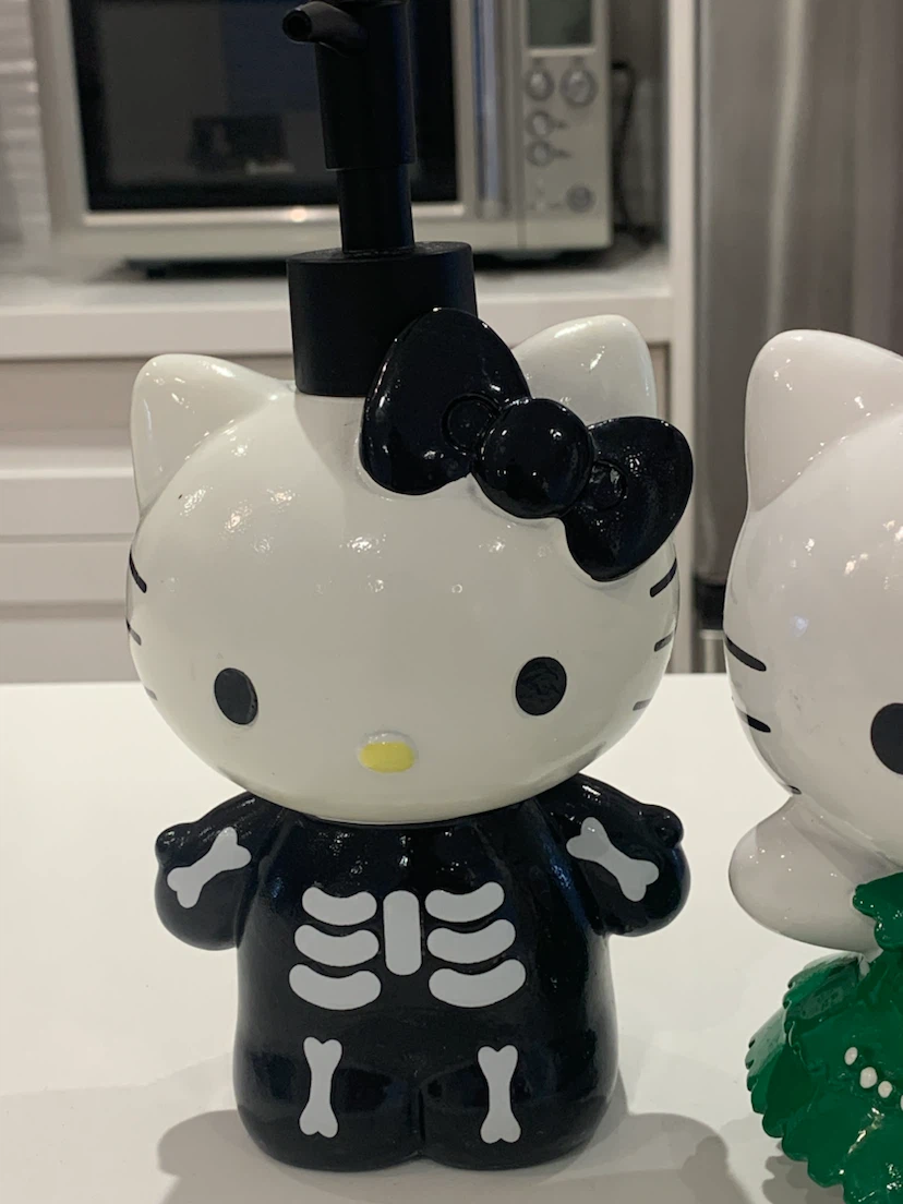 Hello Kitty  Soap Lotion Pump Set - Skeleton & Christmas - photo 3