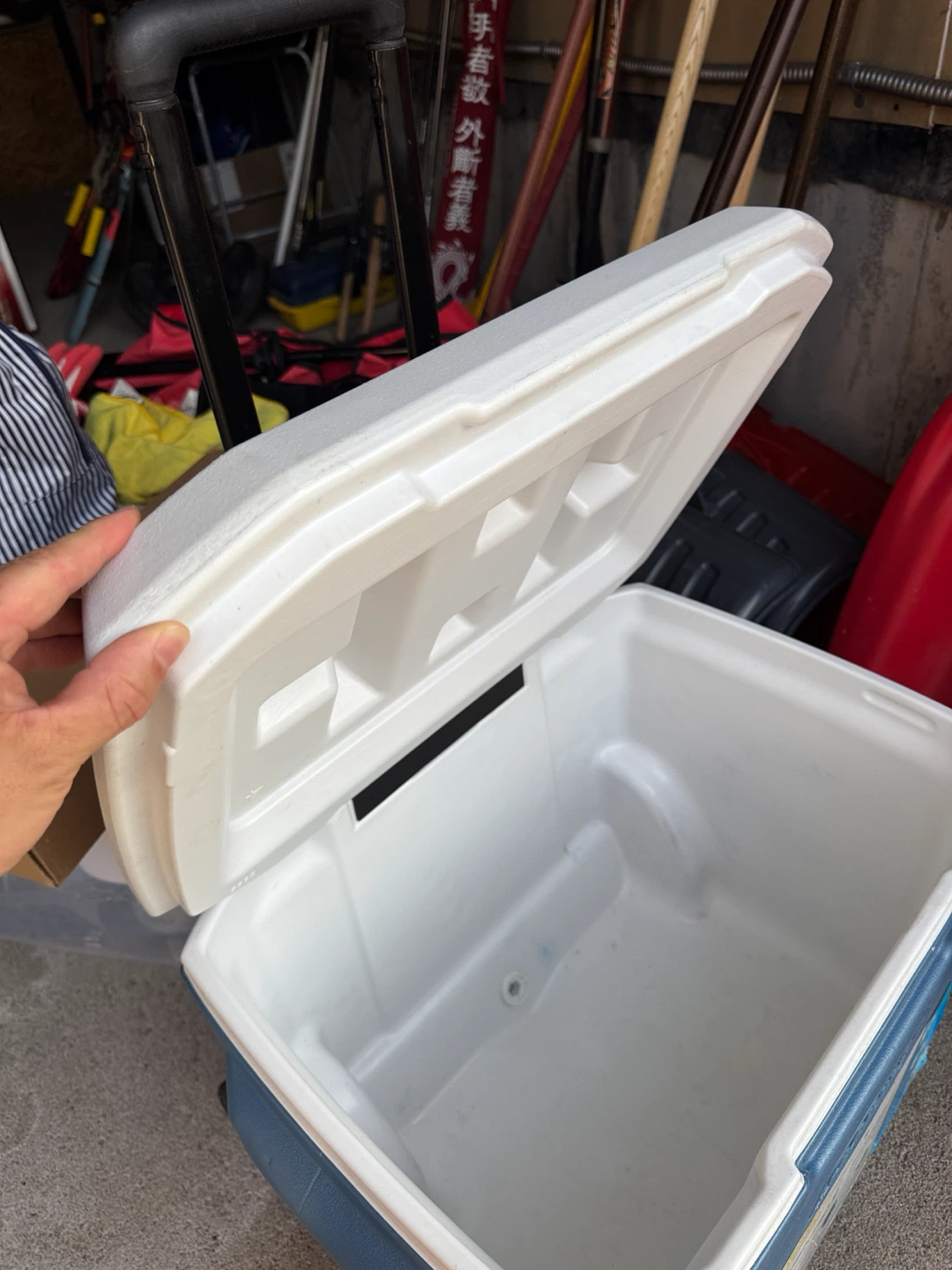 Coleman Rolling Cooler - photo 2