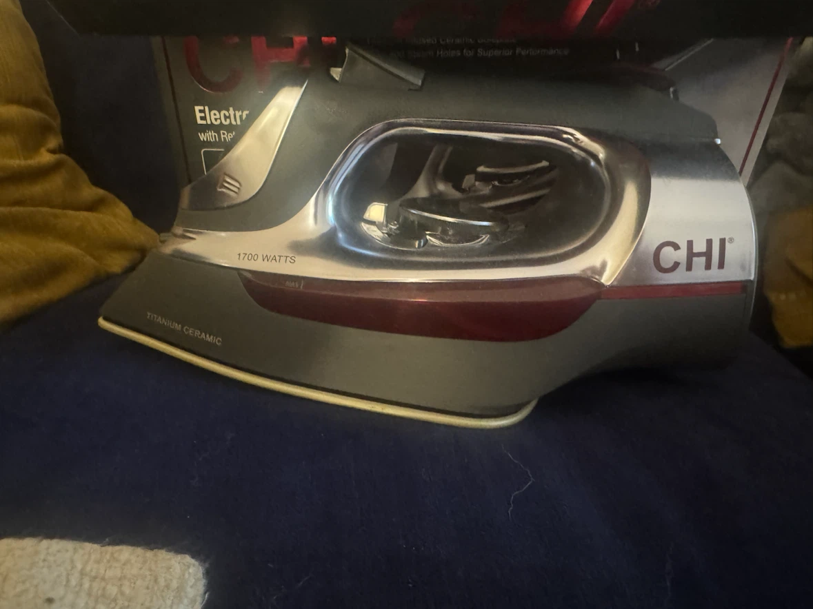 CHI Steam Iron Titanium Ceramic Soleplate - photo 2