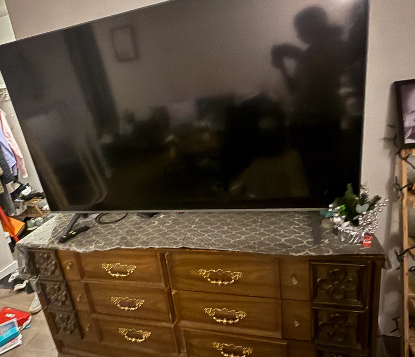 70" LG 4K UHD Smart TV (Model: 70UQ7070ZUD) - Excellent Conditio - photo 3
