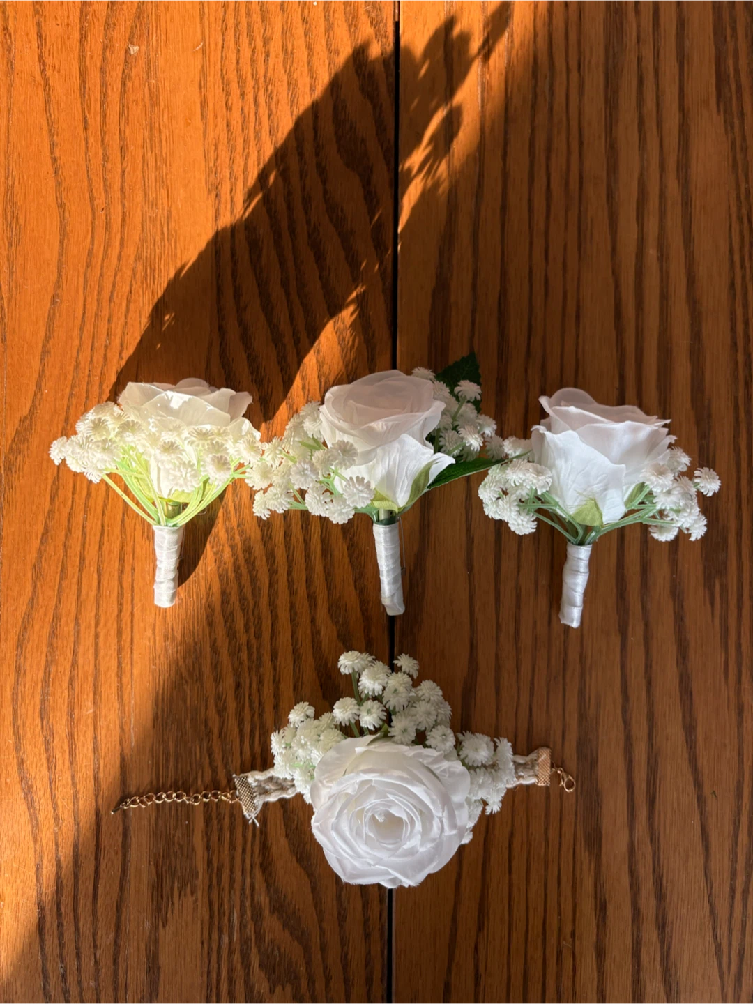 Boutonnieres, Bouquets & Wrist Corsage - photo 3