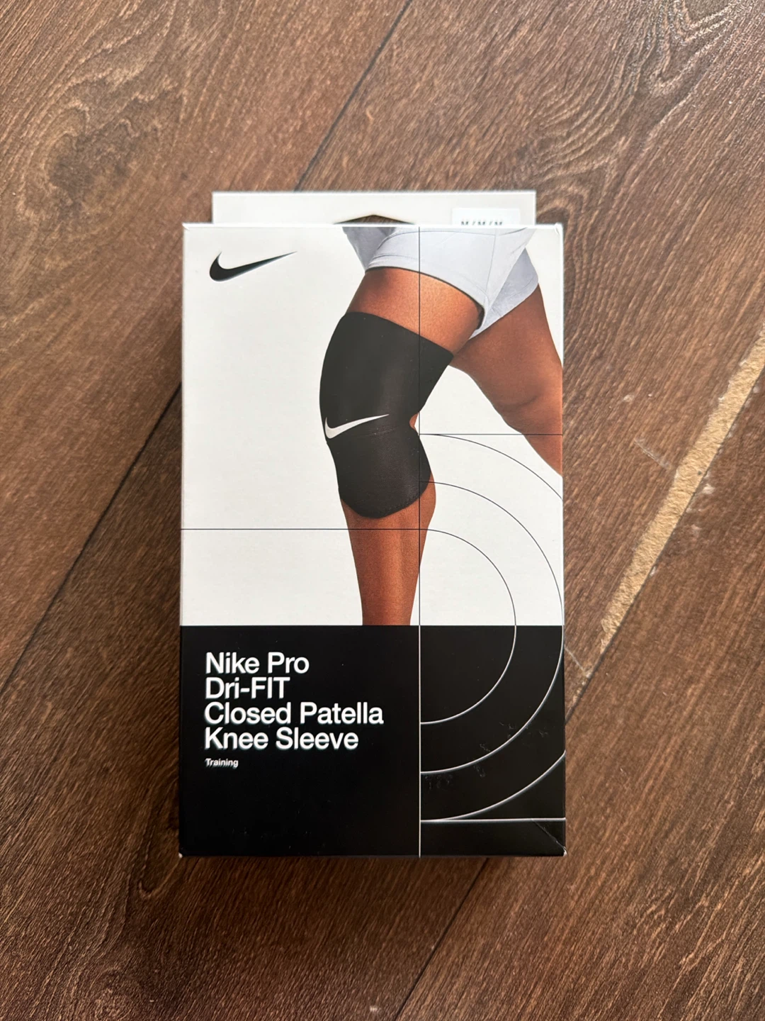 Nike Pro Dri-FIT Closed Patella Knee Sleeve
