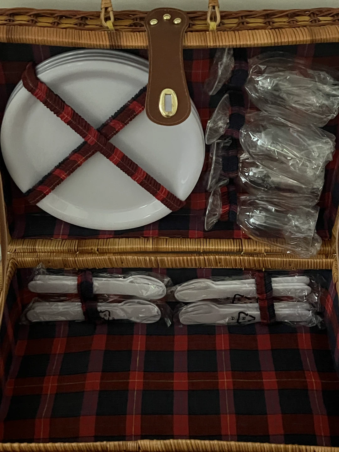 Wicker Picnic Basket Set - photo 3