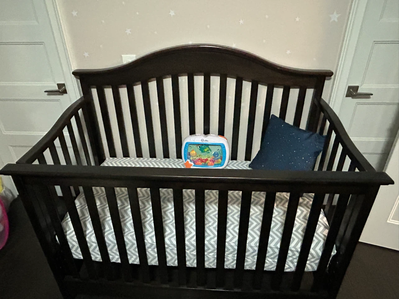 Dark Wood Convertible Crib - photo 2