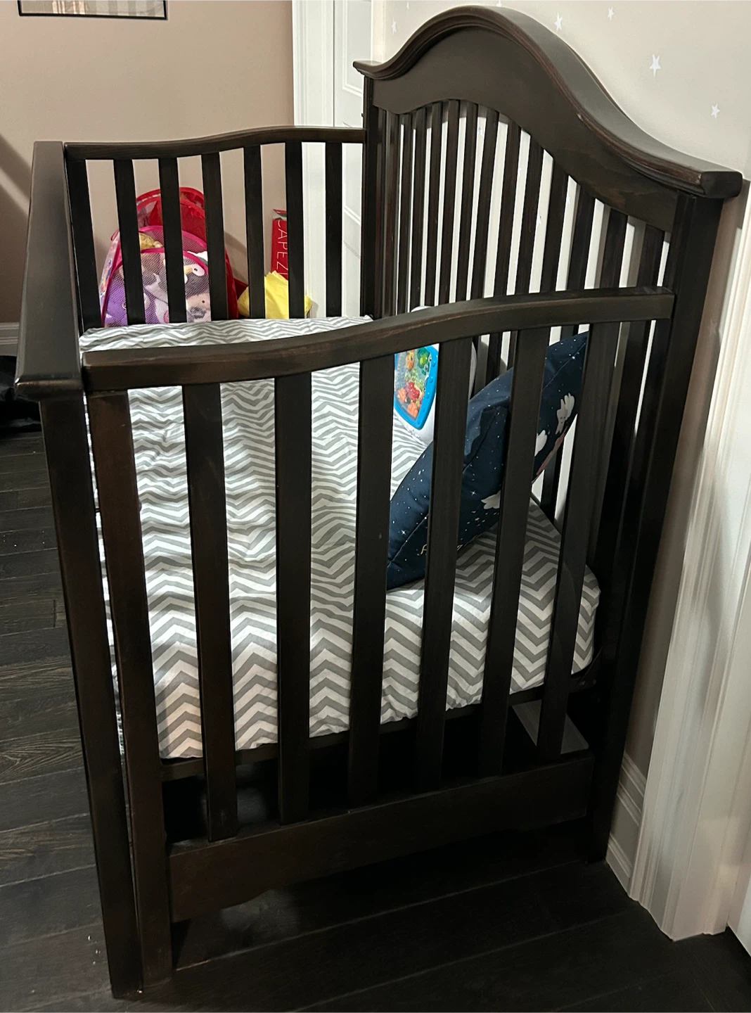 Dark Wood Convertible Crib - photo 4