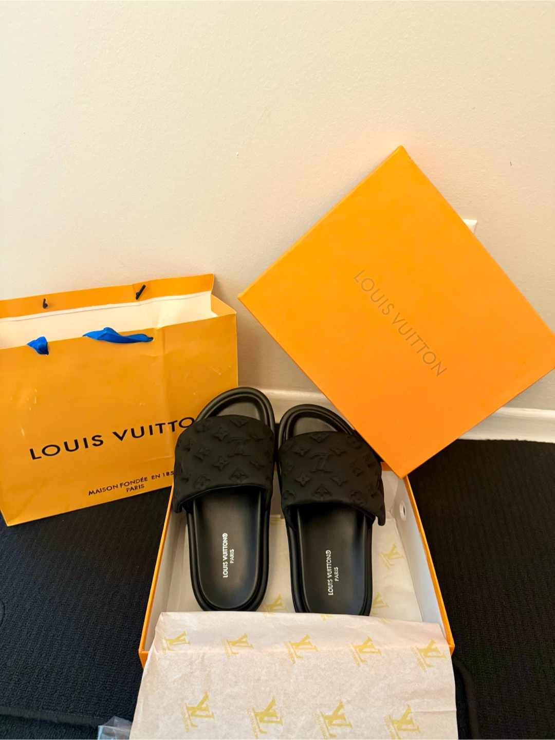LV Women slides - photo 3