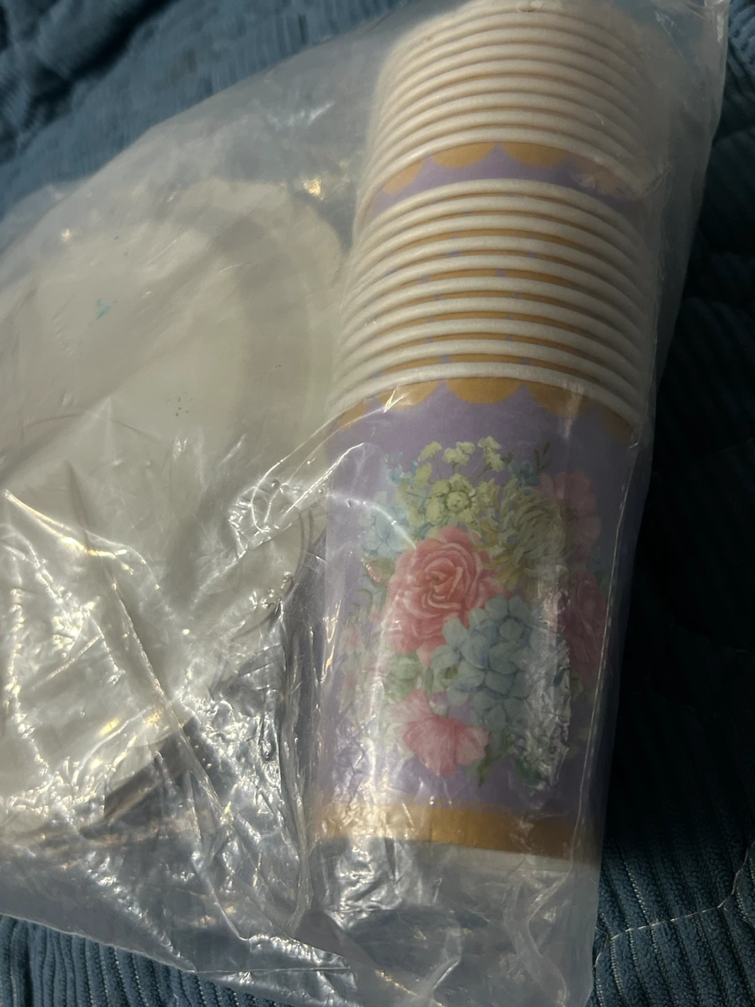 New - Purple Floral Party Plates and Cups Set 80 Pcs - photo 5