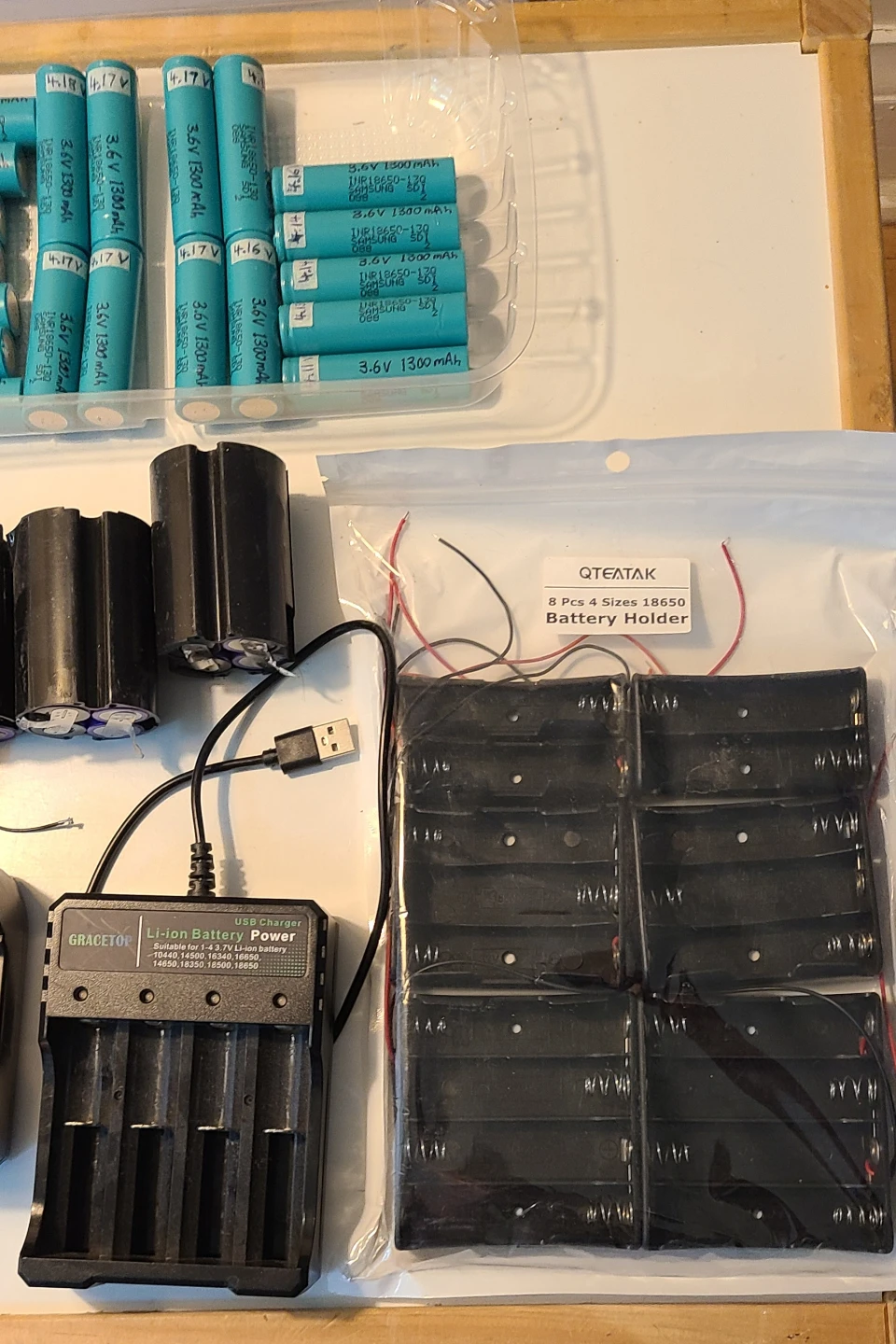 18650 Batteries Holders Chargers Trays All Kinds! BUY ALL? - photo 4
