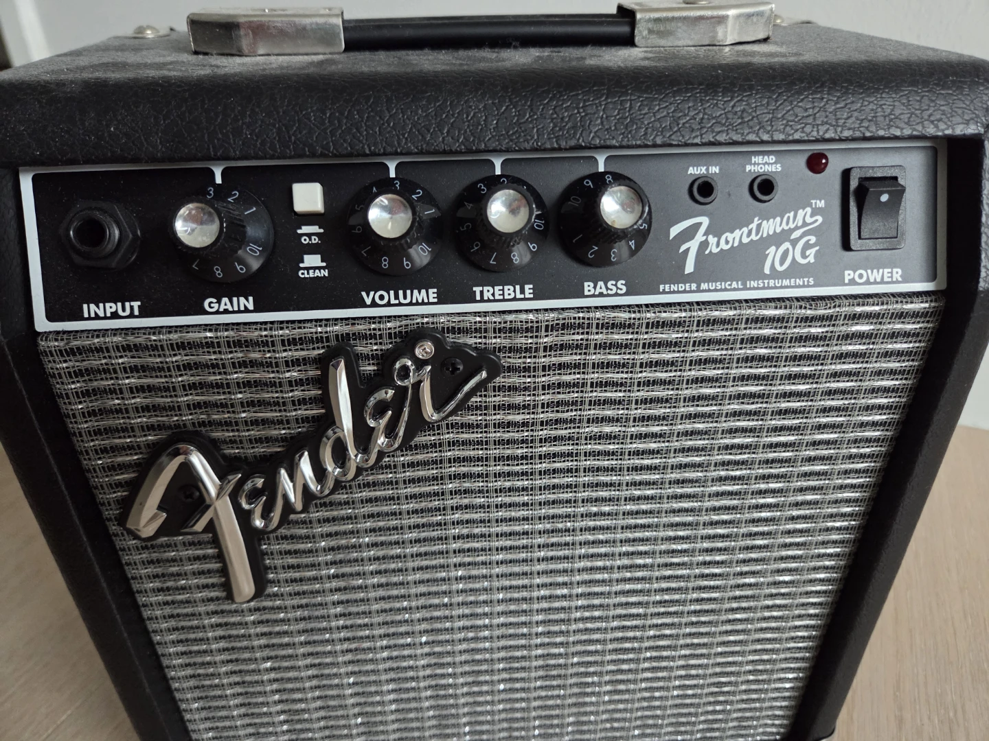 Fender Frontman 10G Guitar Amplifier - photo 2