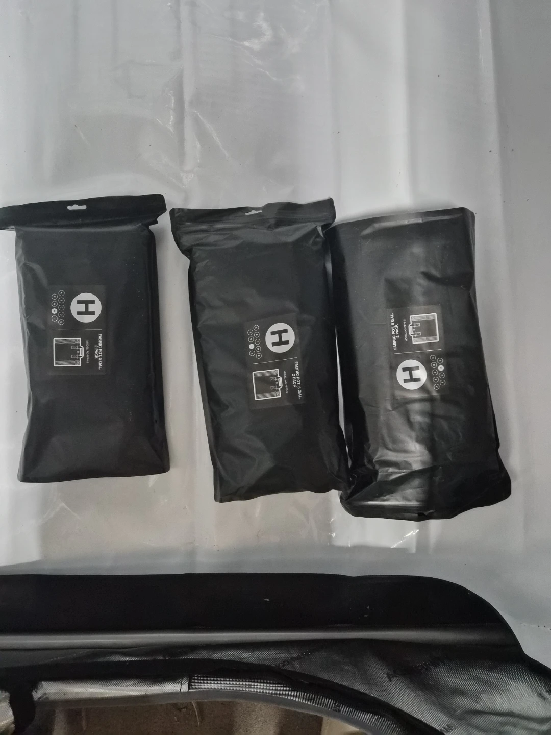 AC Infinity 4x4 Grow Tent - photo 3