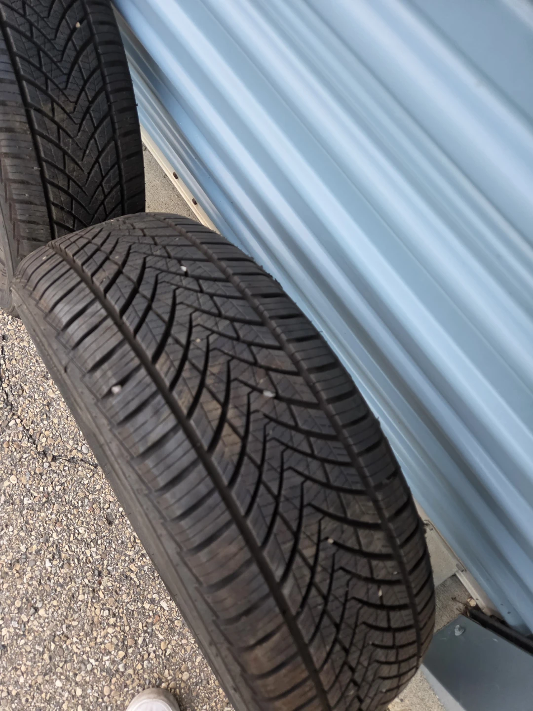 2 Tire 195/60R15 88V All Season Traction Tires (Set of 2) - photo 2