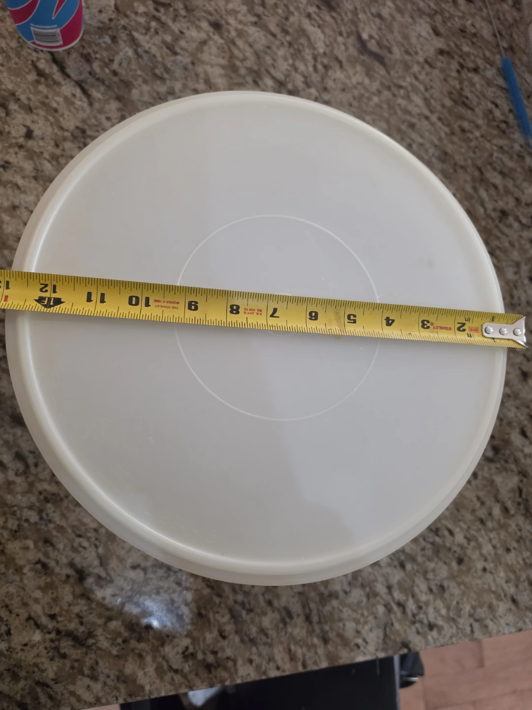 Large White tupperware Storage Container with Lid - photo 2