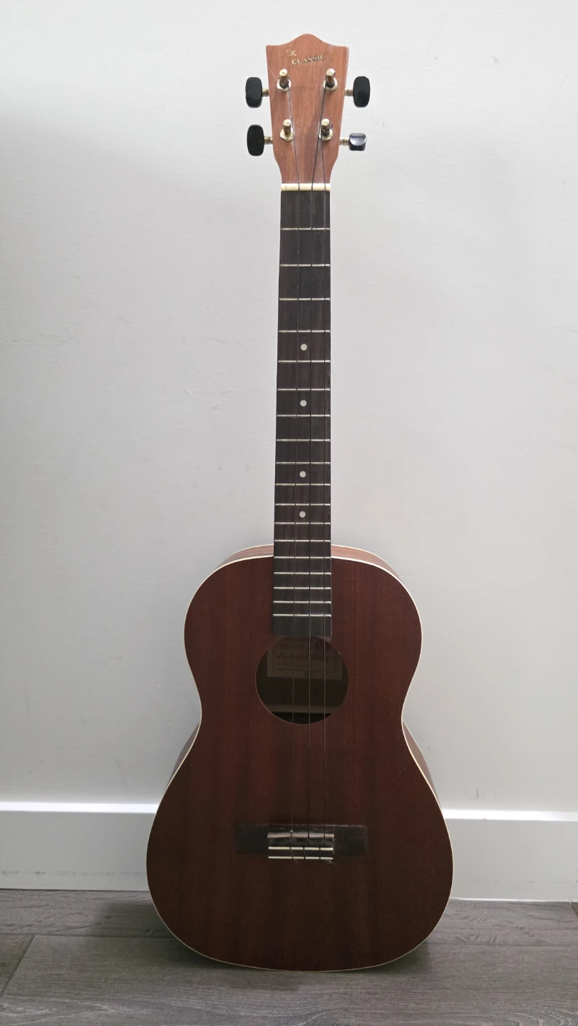 Pure Hawaiian "A" Classic Low Ukulele CL900M