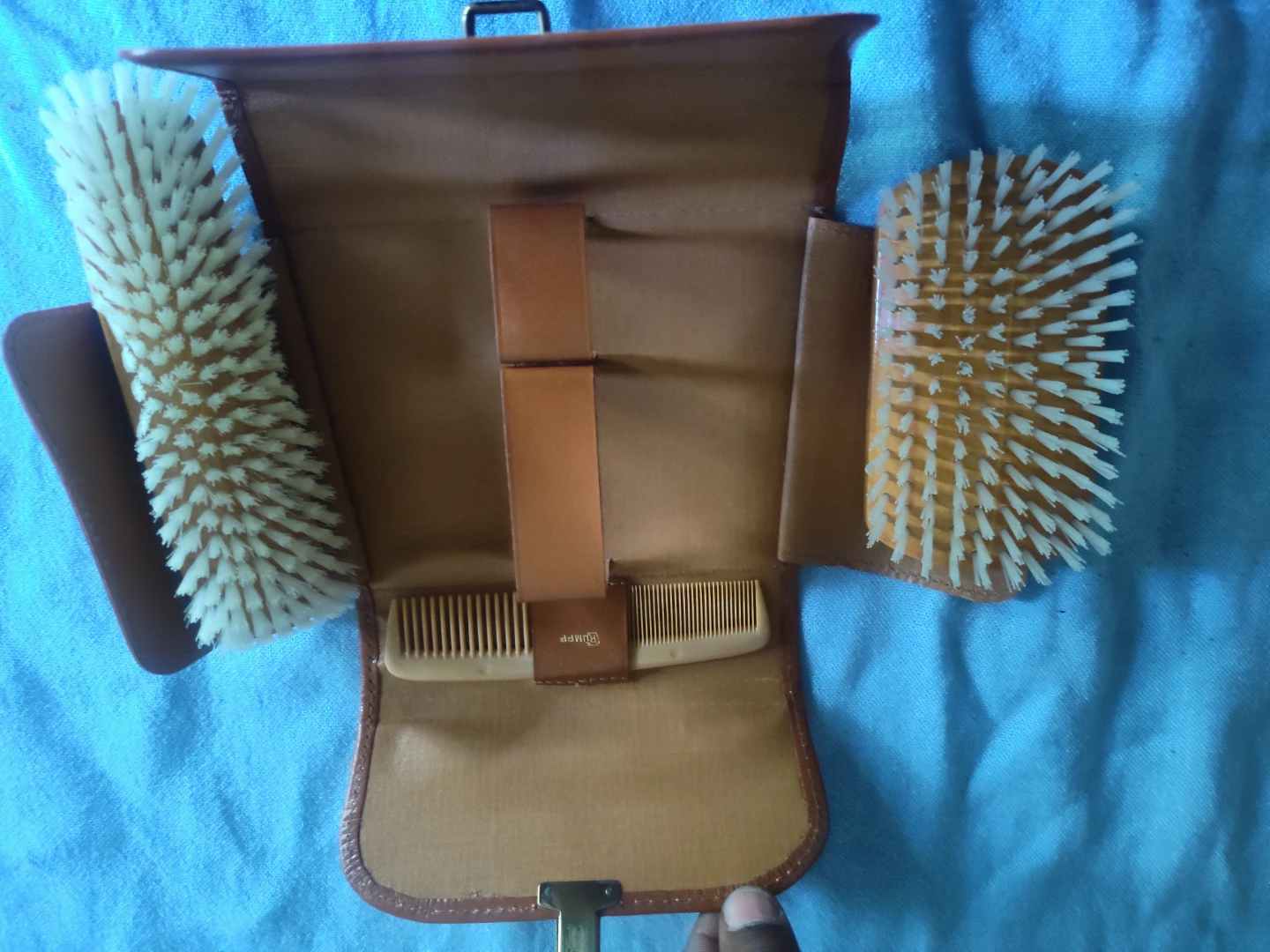 Leather Travel Grooming Kit with Brushes and Comb - photo 3