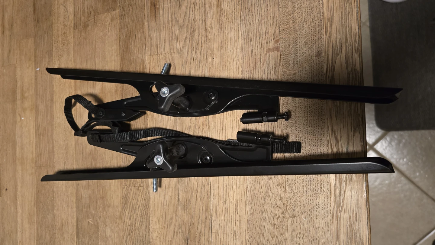 Black Metal TV Wall Mount Bracket with Screws - photo 2