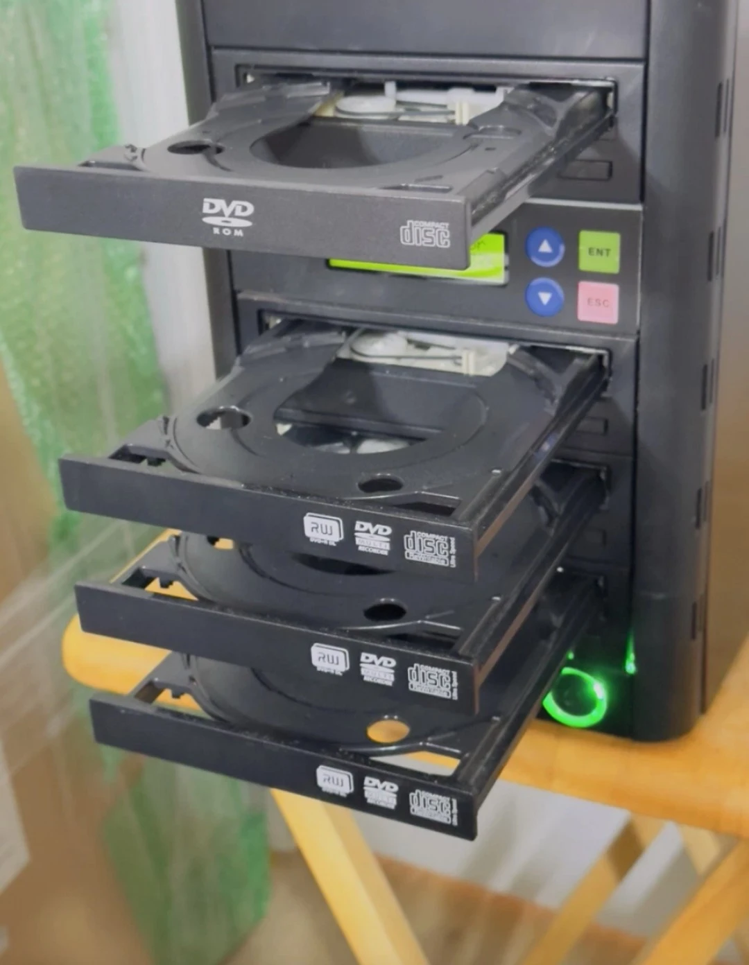 TEAC 5-Bay DVD-RW Duplicator Tower