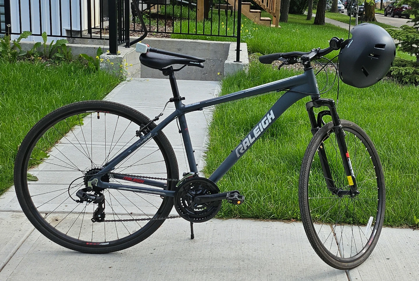 Raleigh Overtake Hybrid Bike