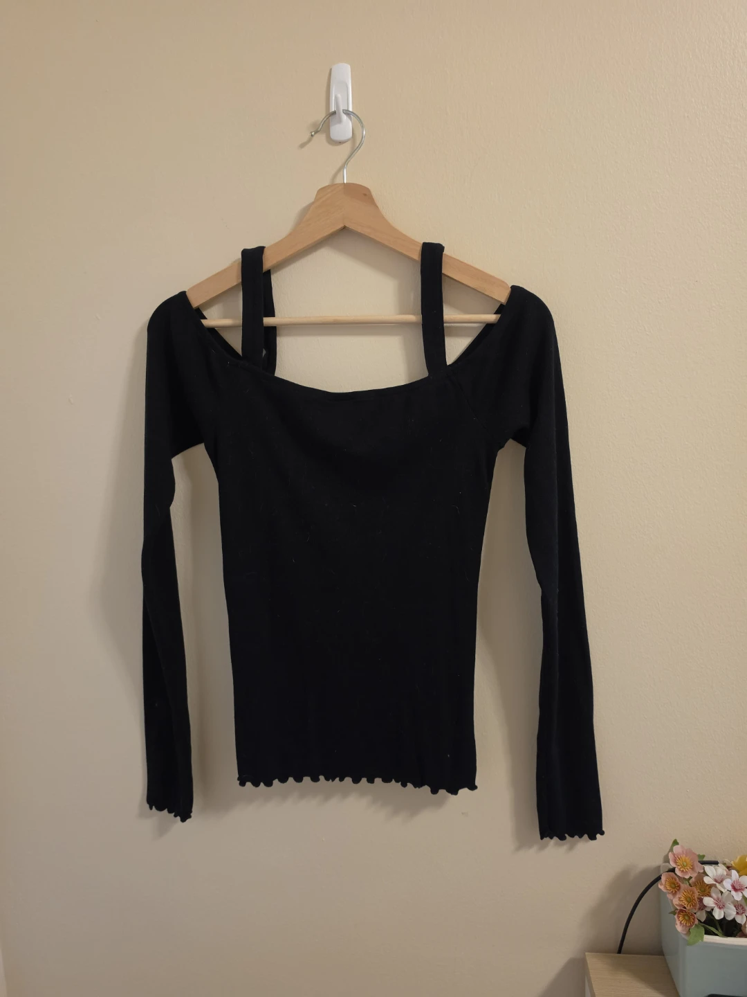 Black Long Sleeve Top Size M - photo 2