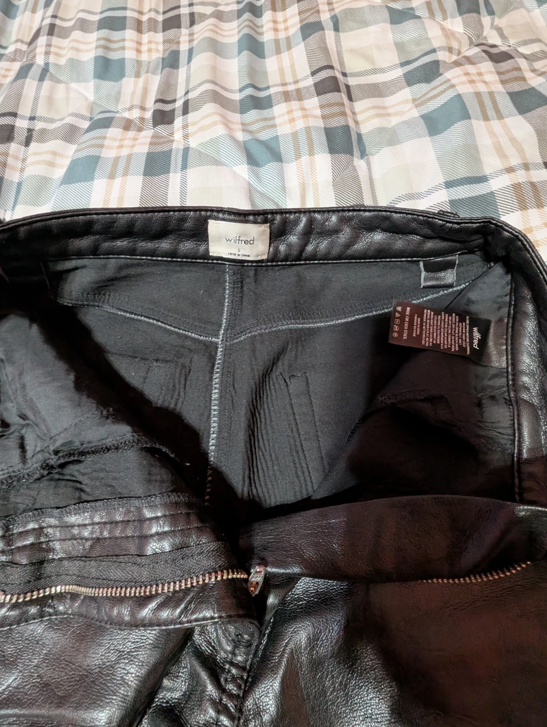 Wilfred Aritzia High Waisted Vegan Leather Straight Leg Pants