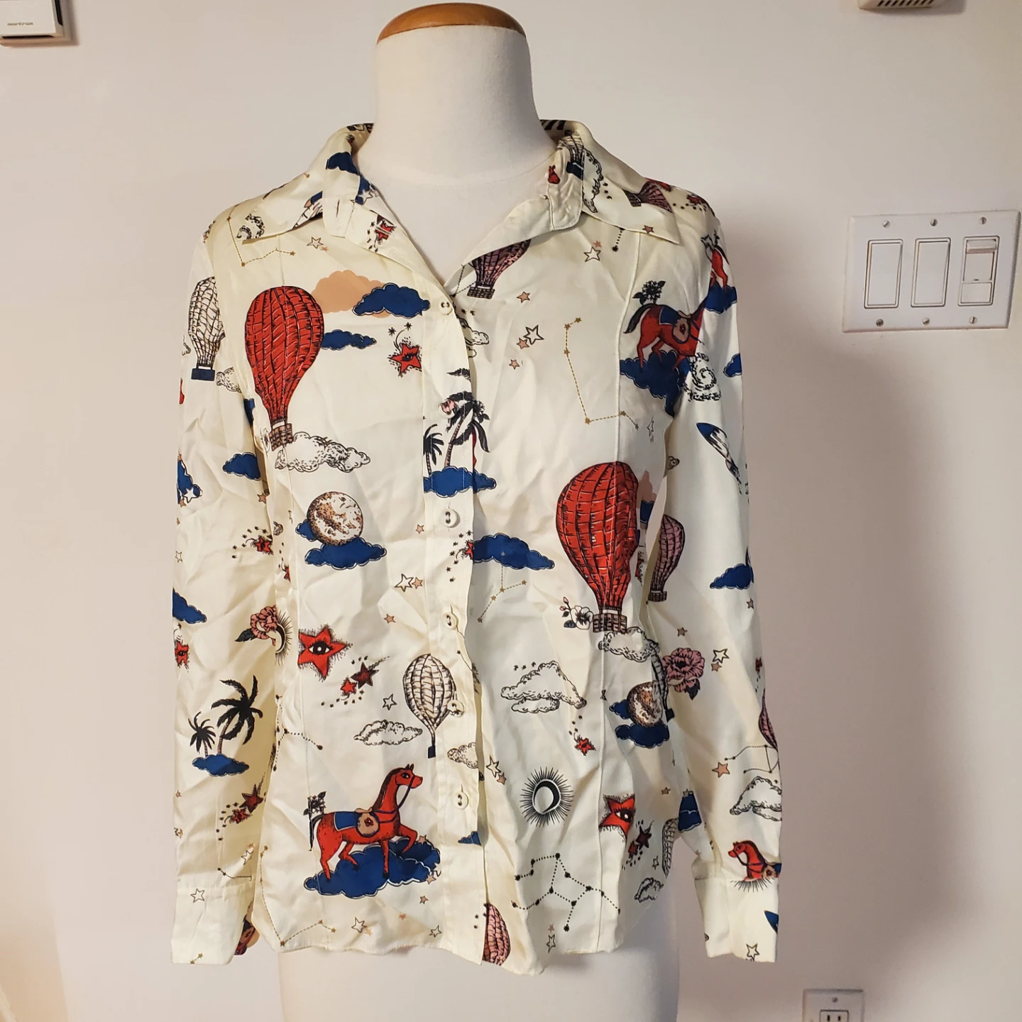 Women's Long Sleeve Button-Up Shirt - Hot Air Balloon Print
