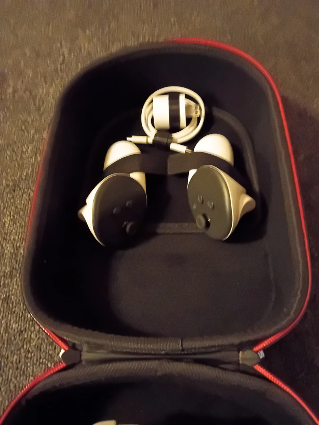 Meta quest 3s virtual reality headset with travel case