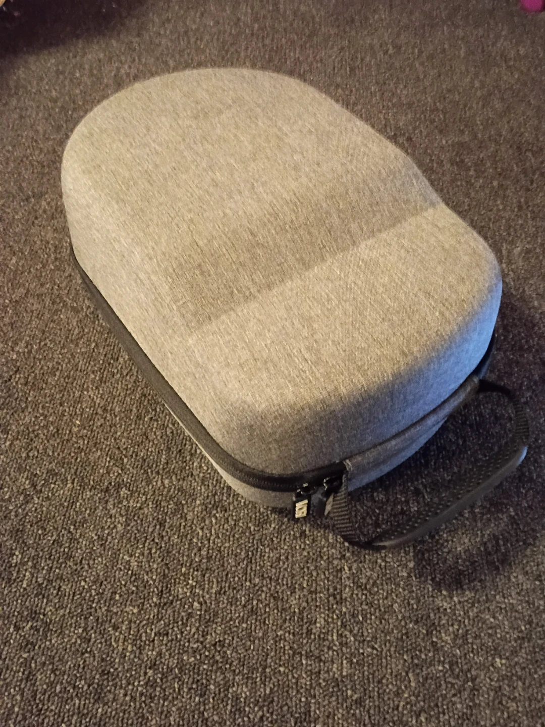 Meta quest 3s virtual reality headset with travel case - photo 4