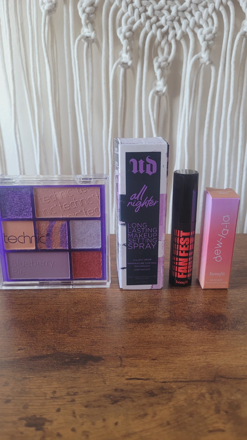 A Little Makeup Treat ✨