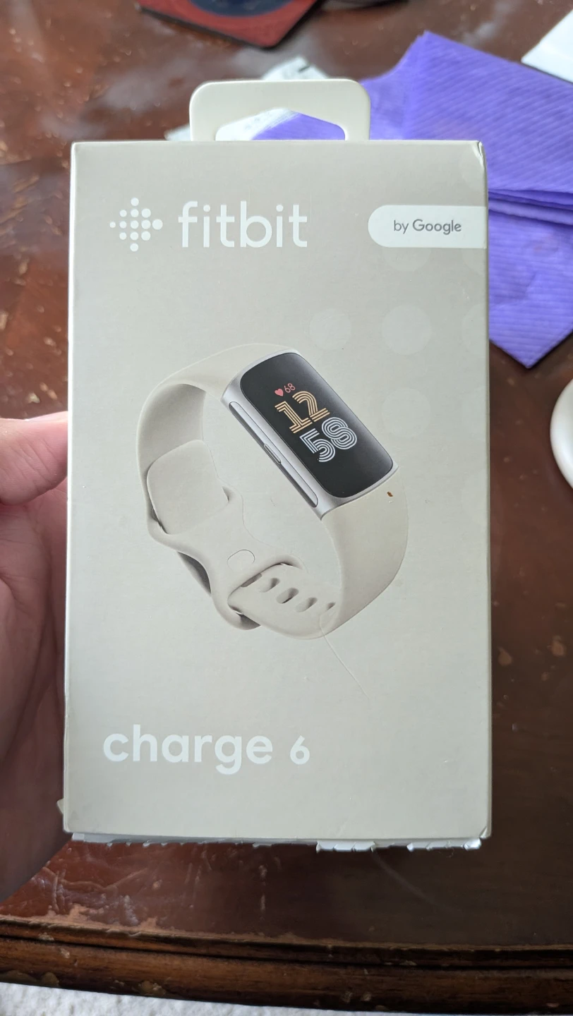 Fitbit Charge 6 (Great Condition) + Extra Strap & Box