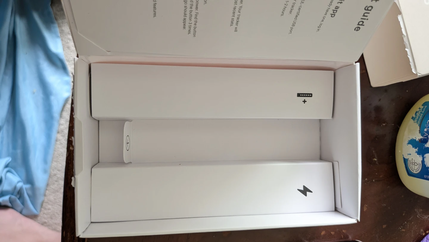 Fitbit Charge 6 (Great Condition) + Extra Strap & Box - photo 5
