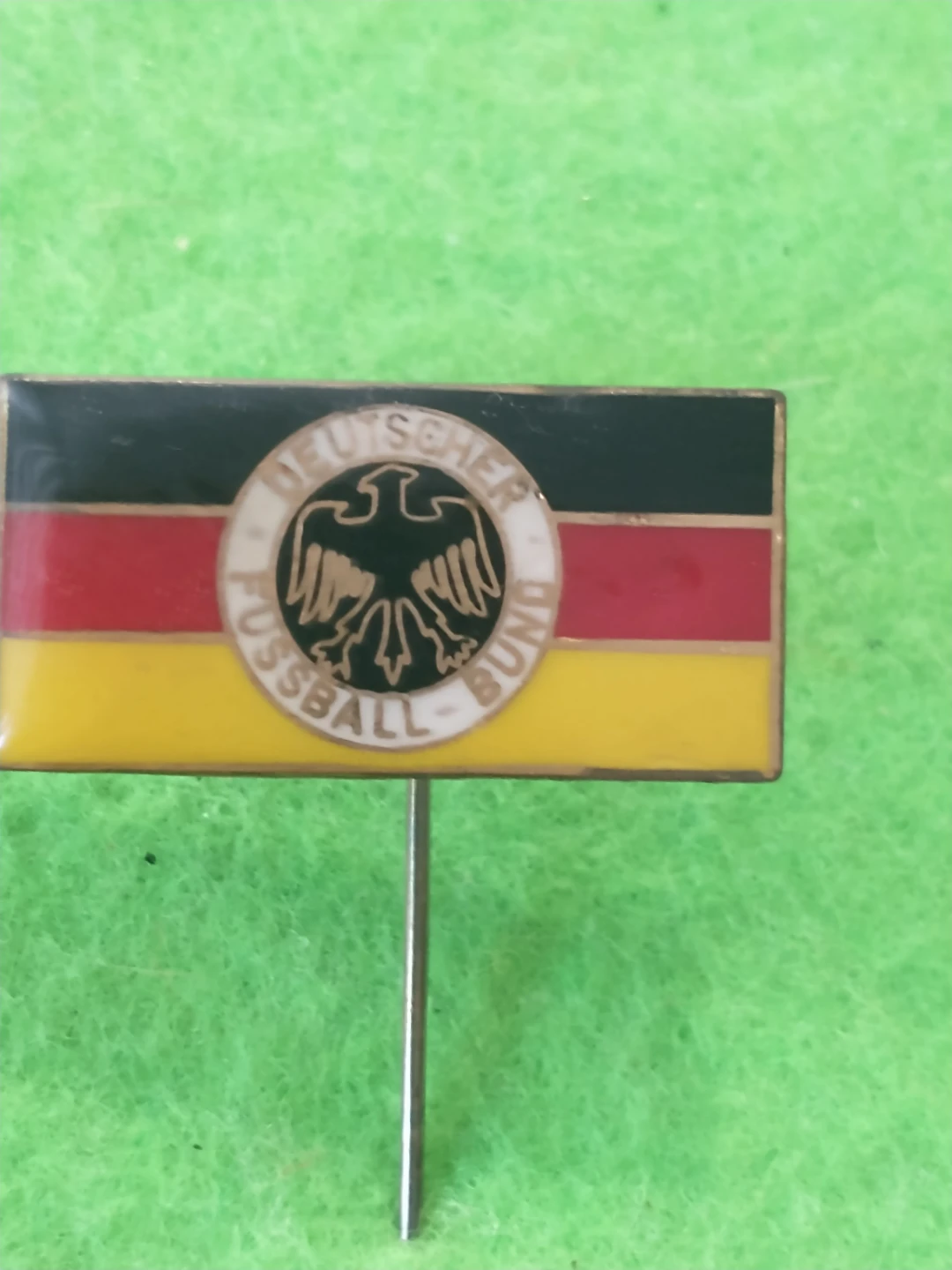 Beautiful Deutscher Fussball-Bund German Football Federation Pin - photo 2
