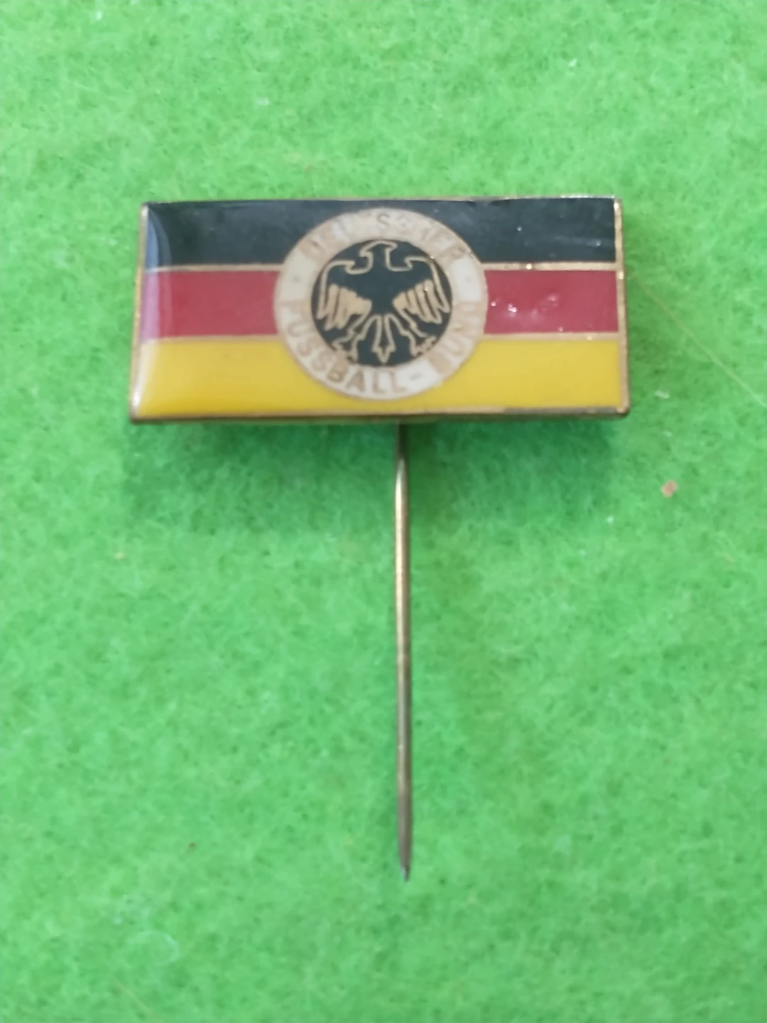 Beautiful Deutscher Fussball-Bund German Football Federation Pin - photo 3