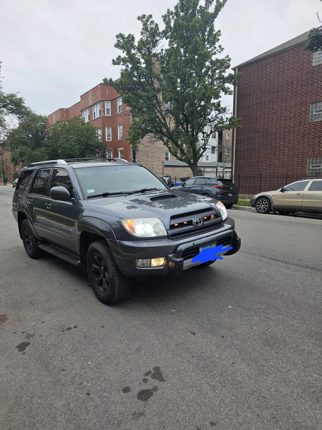 Toyota 4Runner SUV - photo 4
