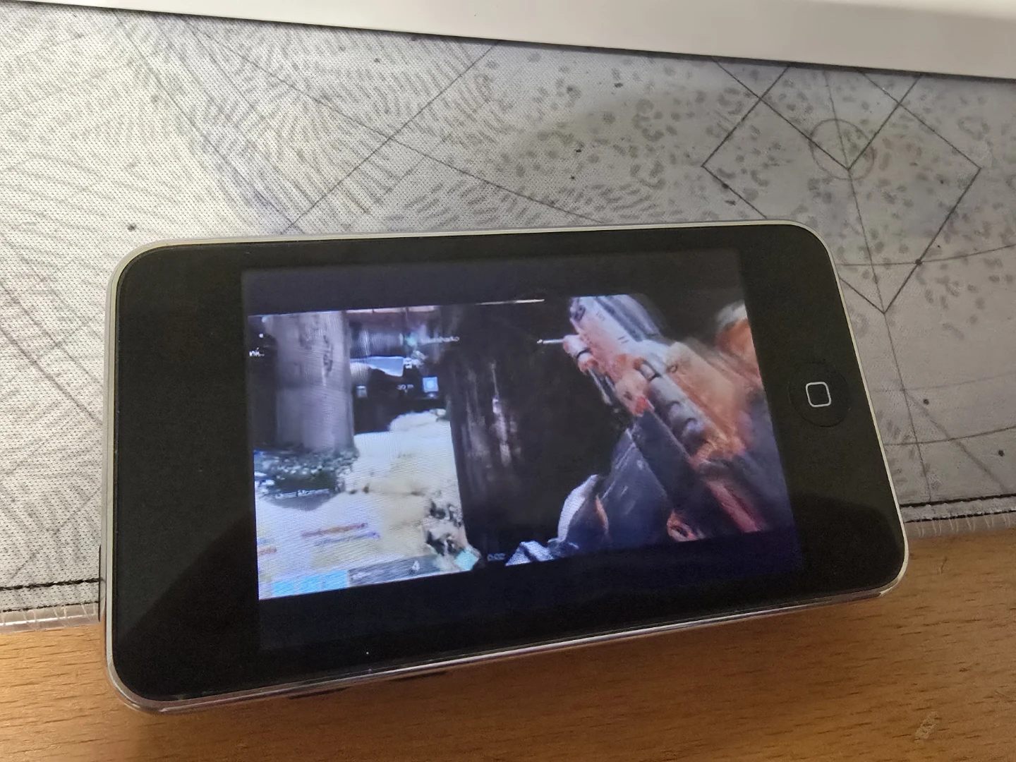 Apple iPod Touch 3rd gen 32GB - photo 4