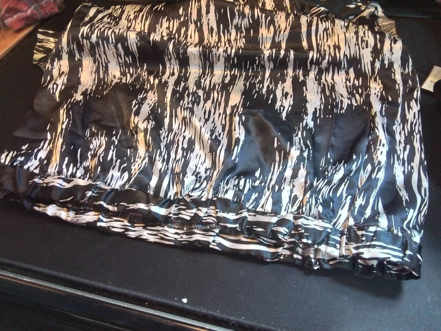 Zoe Skye Black & White Print Top L/G - photo 4