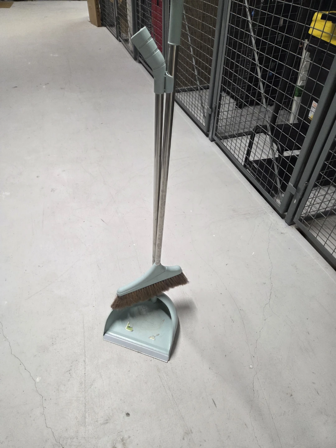 Dustpan and Broom Set - photo 2