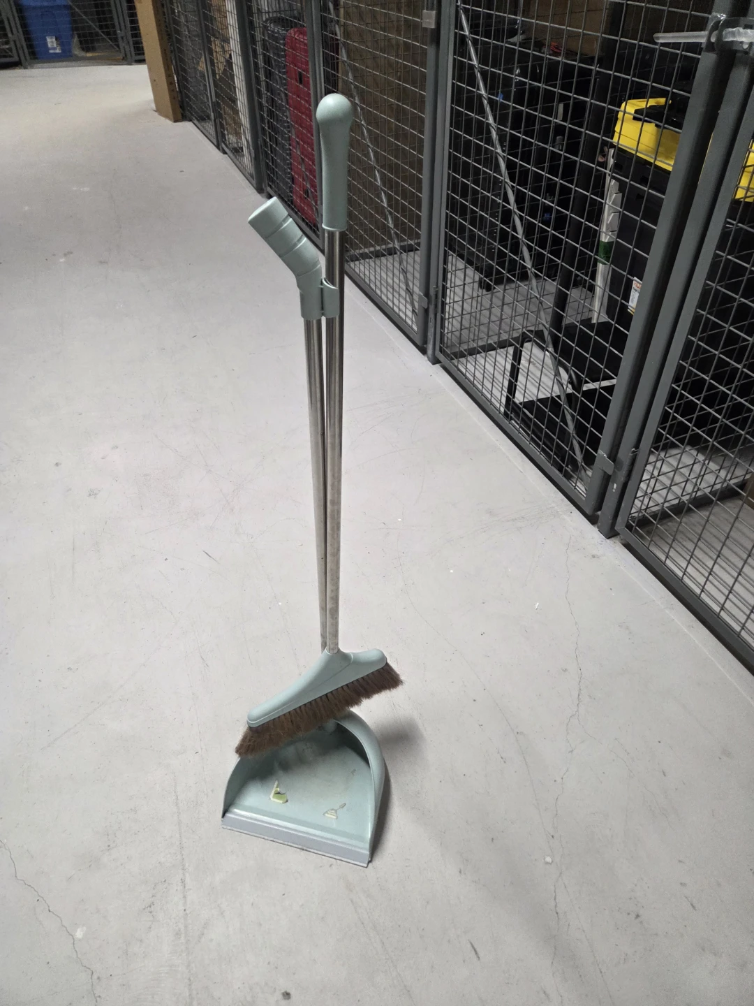 Dustpan and Broom Set - photo 3