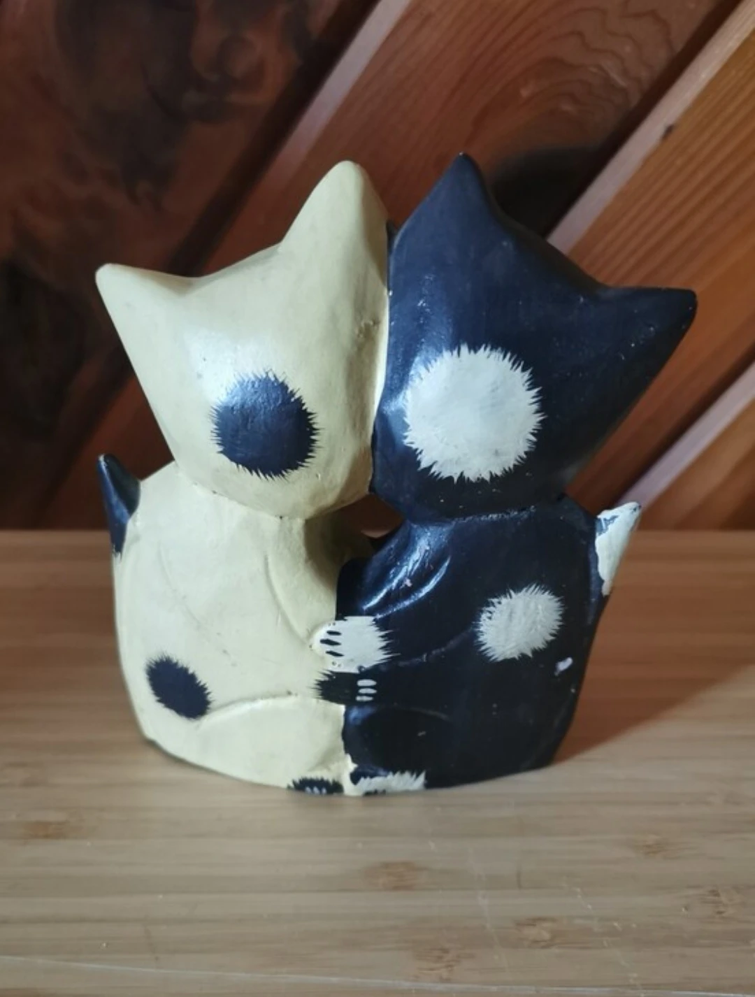 Vintage Hand Carved Hugging Cats Figurine Wooden Folk Art - photo 3
