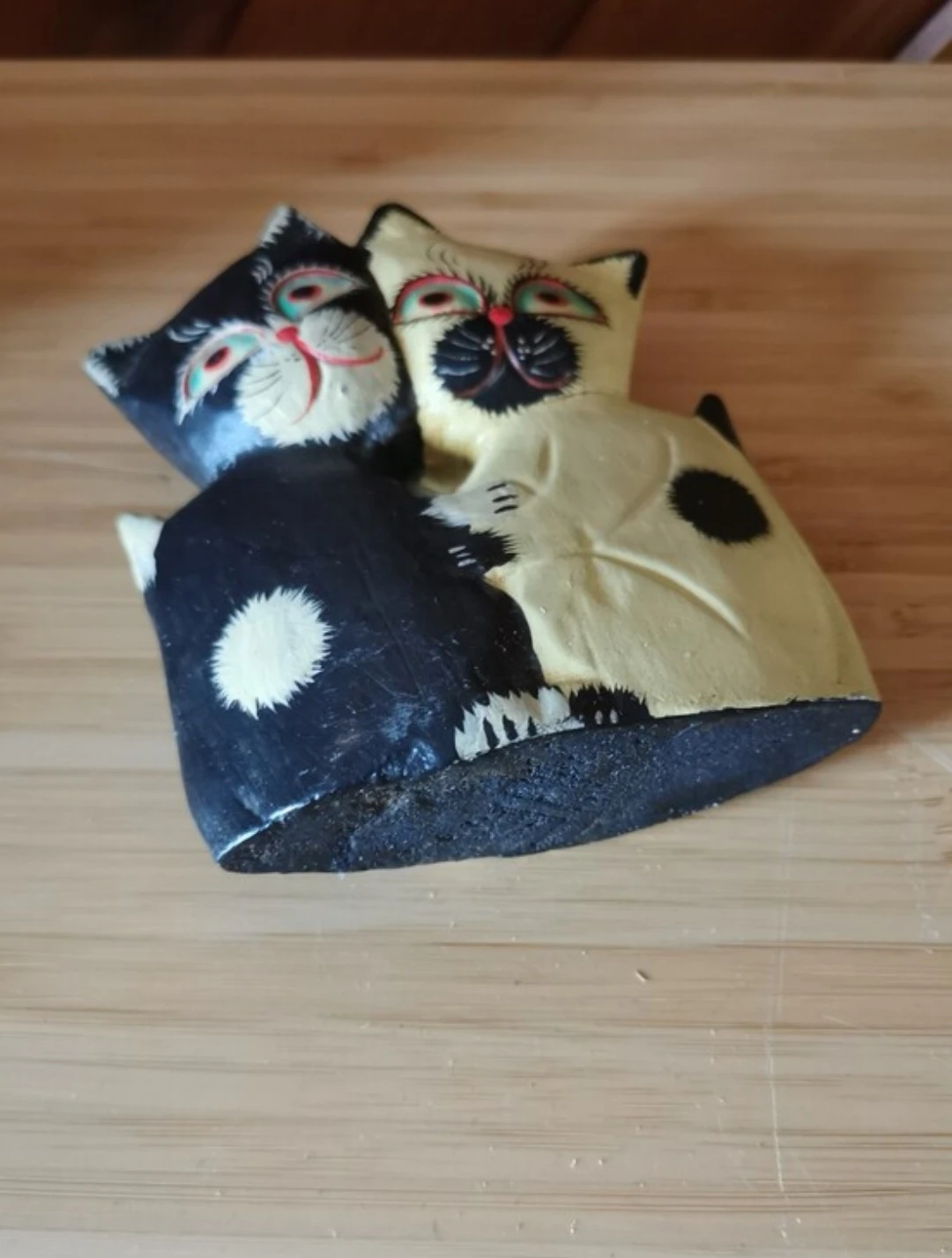 Vintage Hand Carved Hugging Cats Figurine Wooden Folk Art - photo 5