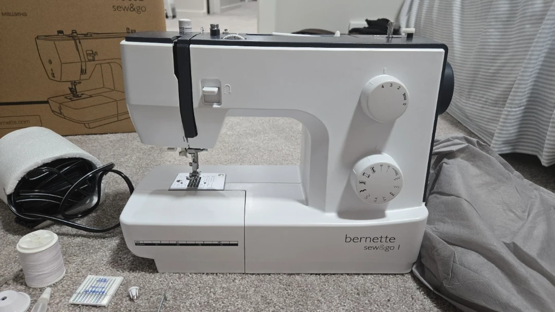Bernette Sew&Go 1 Sewing Machine - photo 2